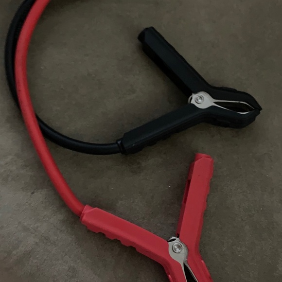 jump starter and power bank - Picture 7 of 9